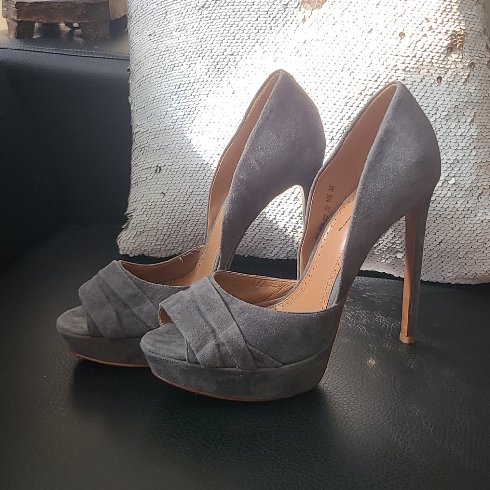 Pumps grey suede